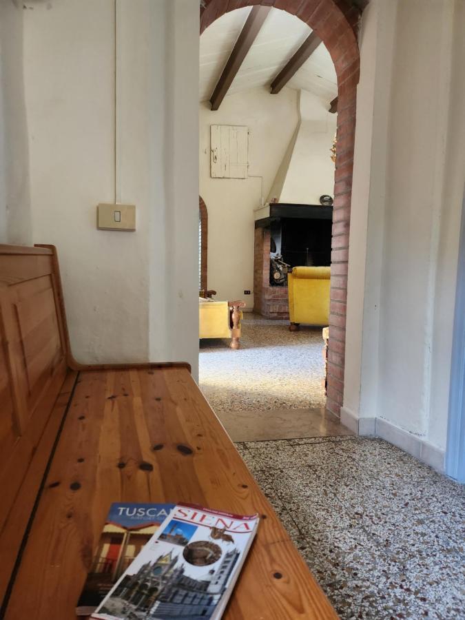 Bed and Breakfast Il Giuggiolo - La Collina Della Quiete Чертальдо Экстерьер фото