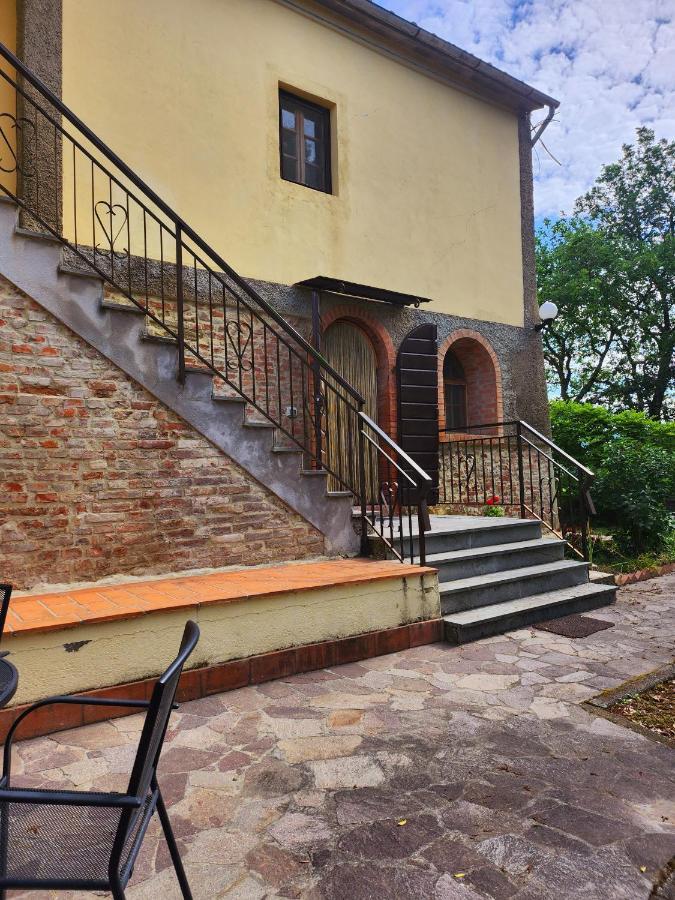 Bed and Breakfast Il Giuggiolo - La Collina Della Quiete Чертальдо Экстерьер фото